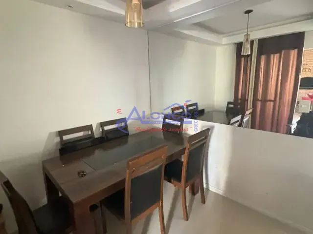 Casa com 140m² 3 quartos e 2 banheiros, para alugar, no bairro Condomínio Residence Club em Jacareí