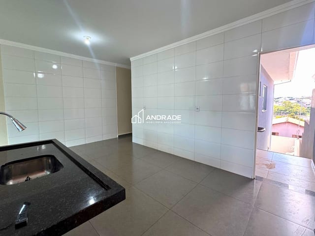 Casa 4 quartos e 2 banheiros, para alugar, no bairro Residencial Interlagos em Apucarana