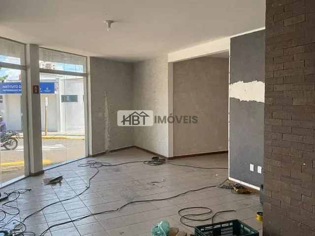 Casa 4 quartos e 6 banheiros, à venda ou para alugar, no bairro Jardim Nasralla em Bauru