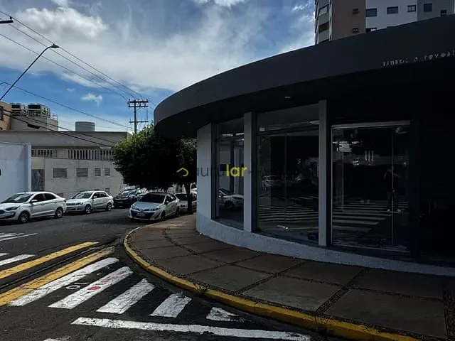 Casa 4 quartos e 6 banheiros, à venda ou para alugar, no bairro Jardim Nasralla em Bauru
