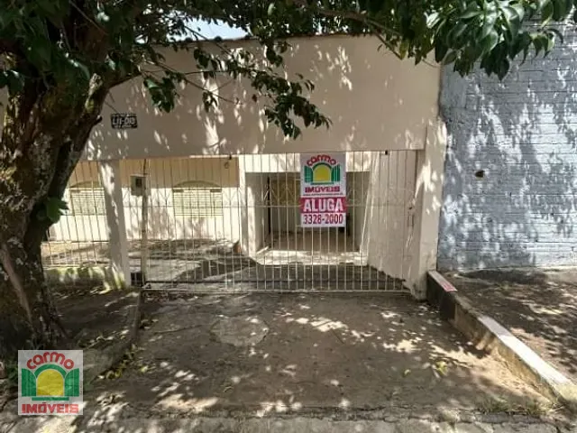 Casa com 360m² 3 quartos e 2 banheiros, para alugar, no bairro Vila Brasil em Anápolis