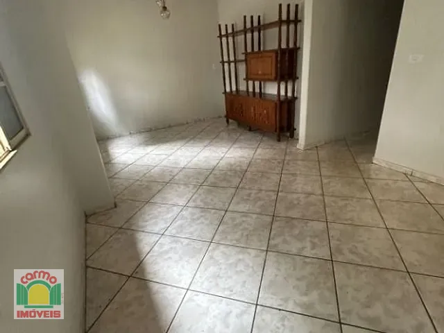 Casa com 360m² 3 quartos e 2 banheiros, para alugar, no bairro Vila Brasil em Anápolis