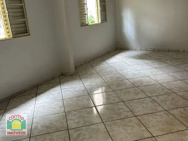 Casa com 360m² 3 quartos e 2 banheiros, para alugar, no bairro Vila Brasil em Anápolis