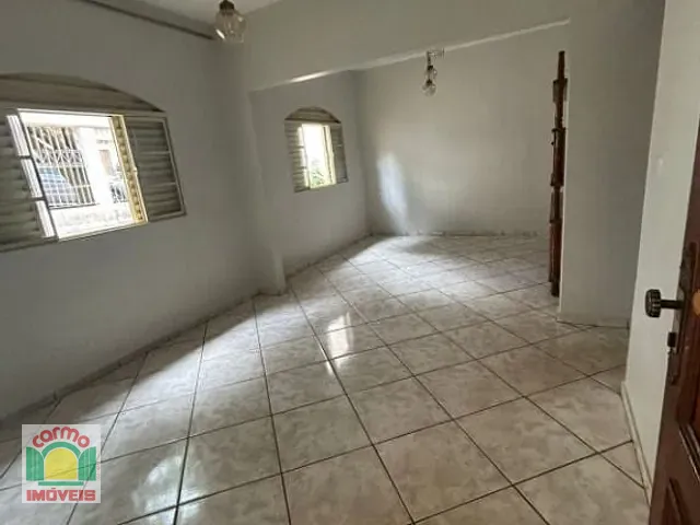 Casa com 360m² 3 quartos e 2 banheiros, para alugar, no bairro Vila Brasil em Anápolis