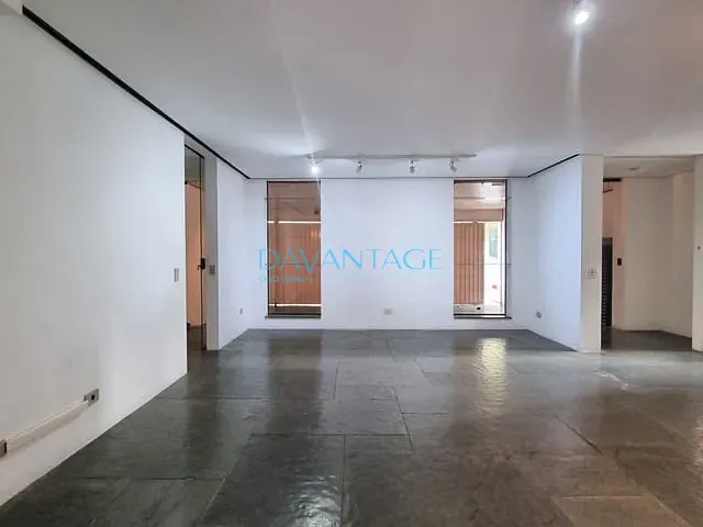 Casa com 207m², para alugar, no bairro Real Parque em São Paulo