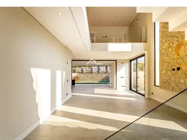 Casa 4 quartos e 5 banheiros, à venda, no bairro Alphaville em Santana de Parnaíba