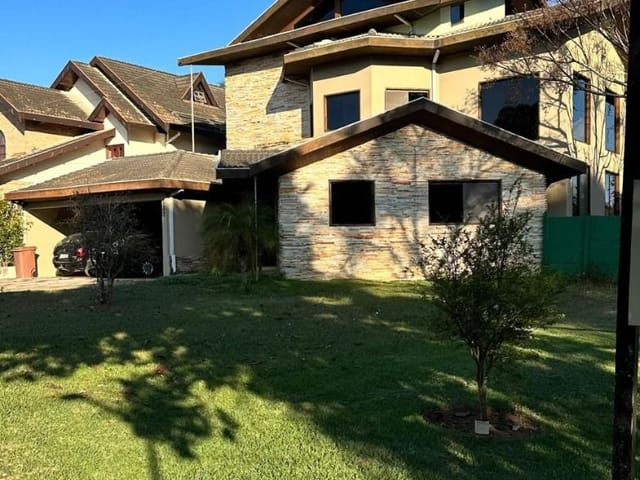 Casa com 800m² 4 quartos e 4 banheiros, à venda ou para alugar, no bairro Conjunto Residencial Esplanada do Sol em São José dos Campos
