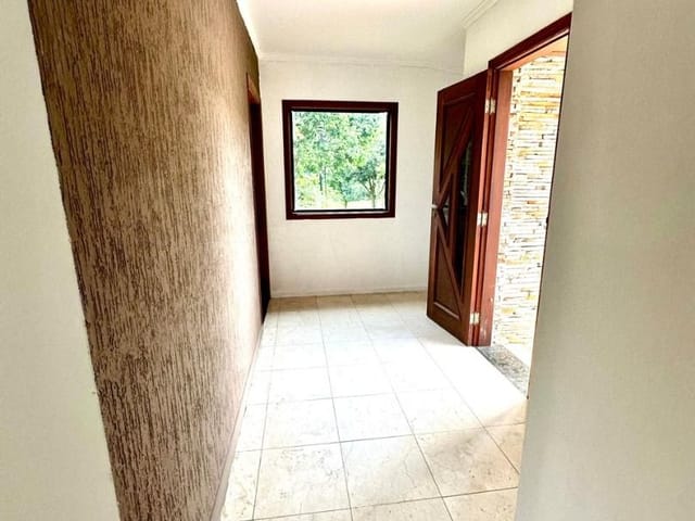 Casa com 800m² 4 quartos e 4 banheiros, à venda ou para alugar, no bairro Conjunto Residencial Esplanada do Sol em São José dos Campos
