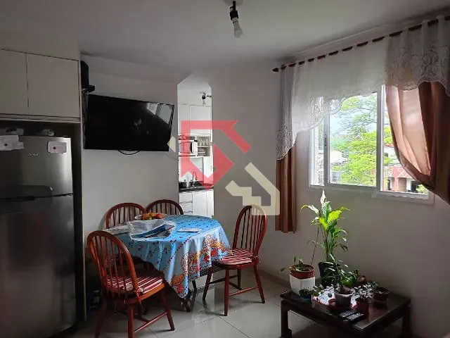 Apartamento 2 quartos e 1 banheiro, à venda, no bairro Vila Magini em Mauá