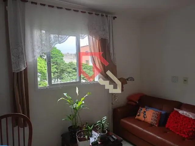 Apartamento 2 quartos e 1 banheiro, à venda, no bairro Vila Magini em Mauá