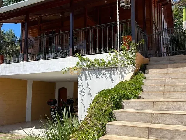 Casa com 500m² 4 quartos e 4 banheiros, para alugar, no bairro Caxambu em Jundiaí