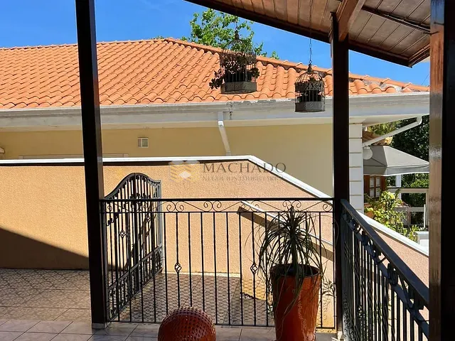 Casa com 500m² 4 quartos e 4 banheiros, para alugar, no bairro Caxambu em Jundiaí