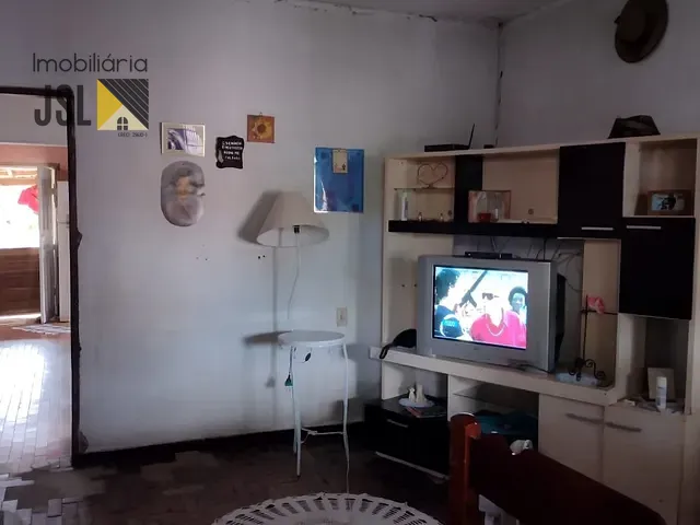 Casa com 300m² 3 quartos e 1 banheiro, à venda, no bairro Vila Antônio Augusto Luiz em Caçapava