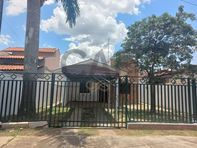 Casa com 250m² 3 quartos e 2 banheiros, à venda, no bairro Jardim das Tulipas em Holambra
