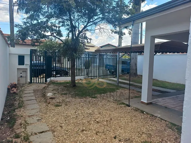 Casa com 250m² 3 quartos e 2 banheiros, à venda, no bairro Jardim das Tulipas em Holambra