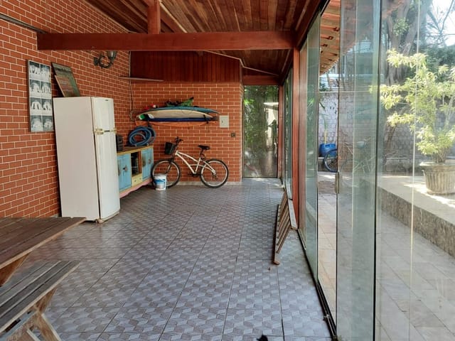 Casa com 600m² 3 quartos e 5 banheiros, à venda ou para alugar, no bairro Recreio dos Bandeirantes em Rio de Janeiro