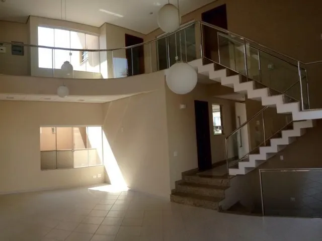 Casa com 300m² 4 quartos e 5 banheiros, à venda, no bairro Esperança em Londrina