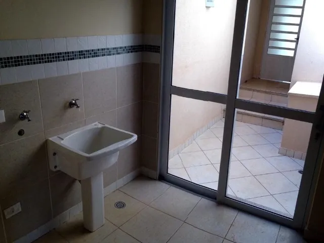 Casa com 300m² 4 quartos e 5 banheiros, à venda, no bairro Esperança em Londrina
