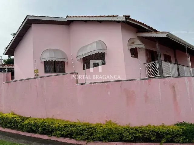 Casa com 400m² 4 quartos e 6 banheiros, à venda, no bairro Jardim Primavera em Bragança Paulista