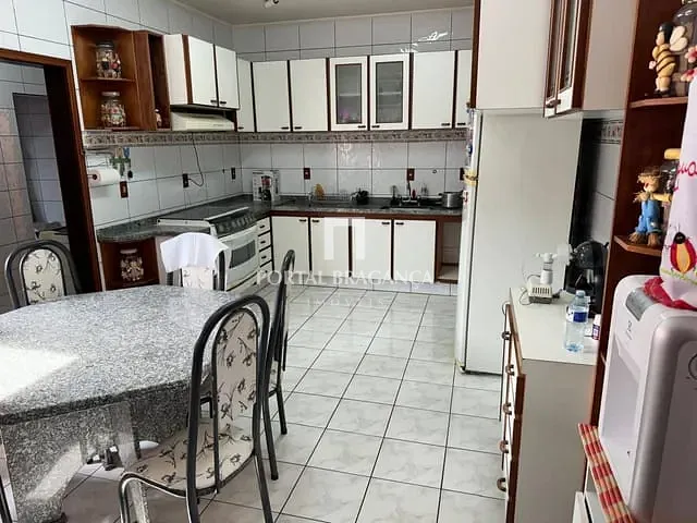 Casa com 400m² 4 quartos e 6 banheiros, à venda, no bairro Jardim Primavera em Bragança Paulista