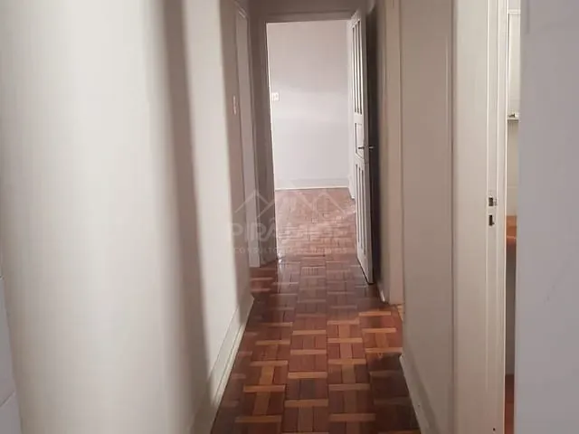 Casa 3 quartos e 2 banheiros, para alugar, no bairro Centro em Poços de Caldas