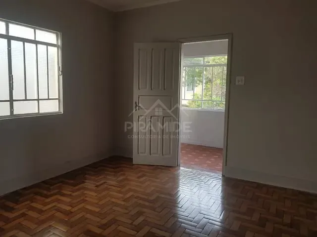 Casa 3 quartos e 2 banheiros, para alugar, no bairro Centro em Poços de Caldas