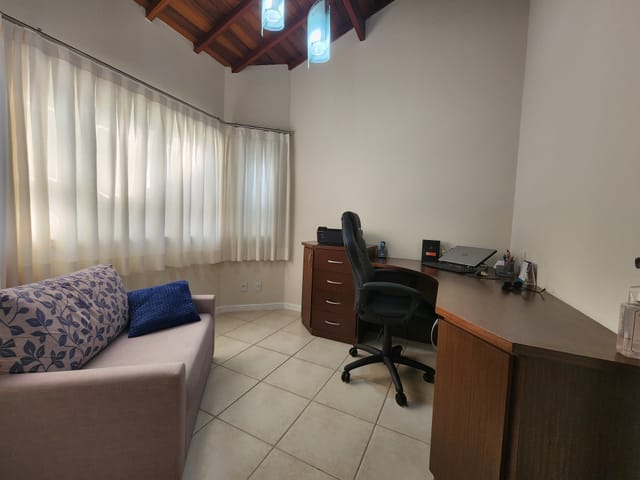 Casa com 250m² 4 quartos e 5 banheiros, à venda, no bairro Santa Rosa em Vinhedo