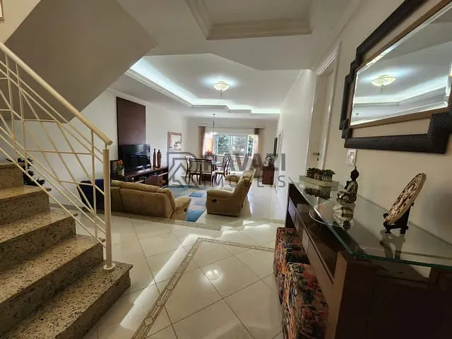 Casa com 250m² 4 quartos e 5 banheiros, à venda, no bairro Santa Rosa em Vinhedo