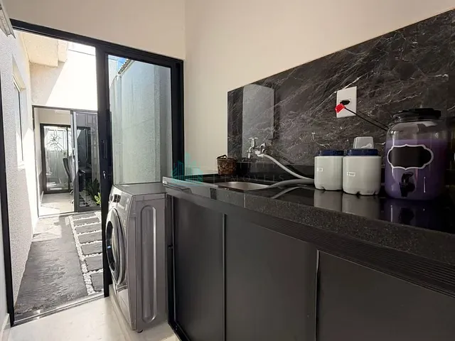 Casa 2 quartos e 2 banheiros, à venda, no bairro Vila União em Catalão