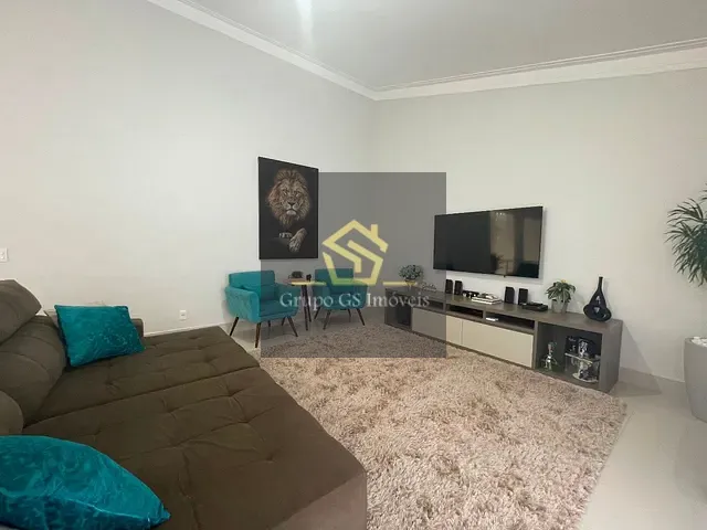Casa com 280m² 3 quartos e 3 banheiros, à venda, no bairro Jardim Maria Rosa em Valinhos