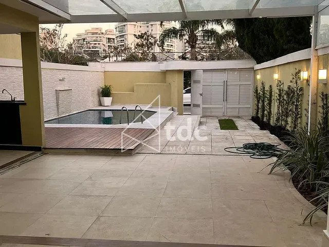Casa 5 quartos e 6 banheiros, para alugar, no bairro Barra da Tijuca em Rio de Janeiro