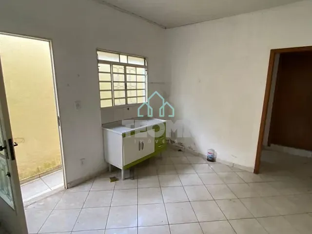 Casa com 408m² 8 quartos e 4 banheiros, à venda, no bairro Jardim Maria Augusta em Taubaté