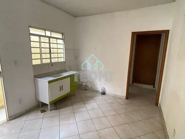 Casa com 408m² 8 quartos e 4 banheiros, à venda, no bairro Jardim Maria Augusta em Taubaté