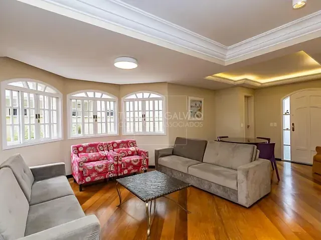 Casa com 302m² 4 quartos e 5 banheiros, à venda, no bairro Campo Comprido em Curitiba