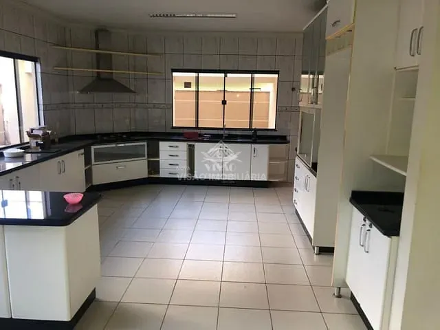 Casa com 498m² 4 quartos e 2 banheiros, à venda, no bairro Jardim Paraíso em Sinop