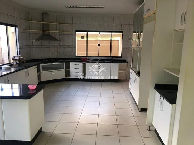 Casa com 498m² 4 quartos e 2 banheiros, à venda, no bairro Jardim Paraíso em Sinop