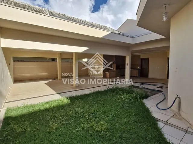 Casa com 498m² 4 quartos e 2 banheiros, à venda, no bairro Jardim Paraíso em Sinop