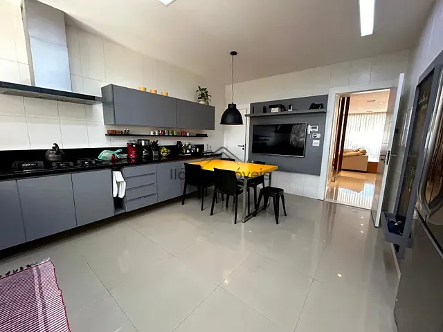 Casa com 300m² 5 quartos e 7 banheiros, à venda, no bairro Barra da Tijuca em Rio de Janeiro