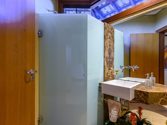 Casa 4 quartos e 5 banheiros, à venda, no bairro Park Way em Brasília