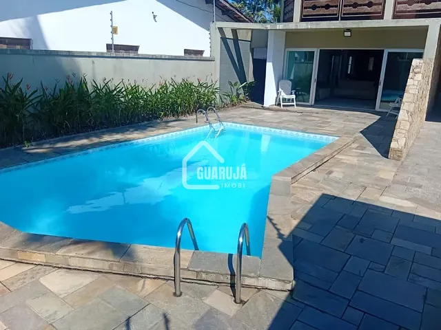 Casa com 287m² 3 quartos e 4 banheiros, para alugar, no bairro Enseada em Guarujá