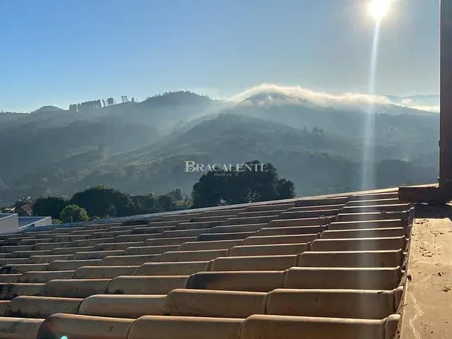 Casa com 1000m² 3 quartos e 4 banheiros, à venda, no bairro Lopes em Valinhos