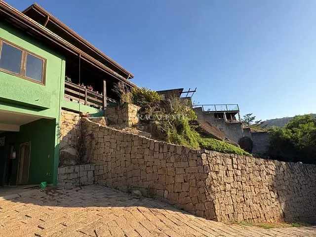 Casa com 1000m² 3 quartos e 4 banheiros, à venda, no bairro Lopes em Valinhos