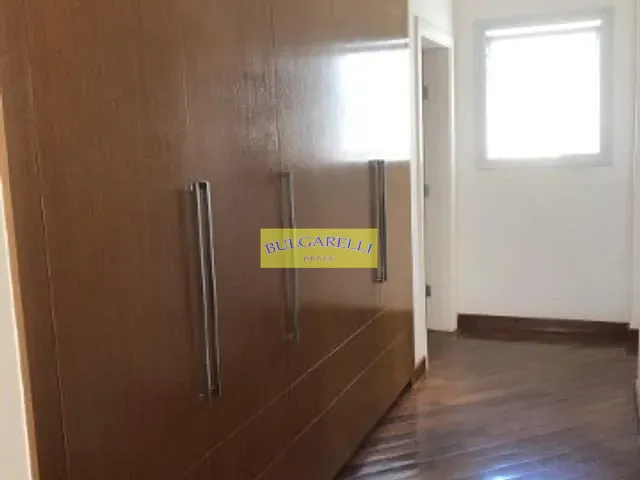 Casa com 998m² 4 quartos e 6 banheiros, à venda, no bairro Terras de São Carlos em Jundiaí