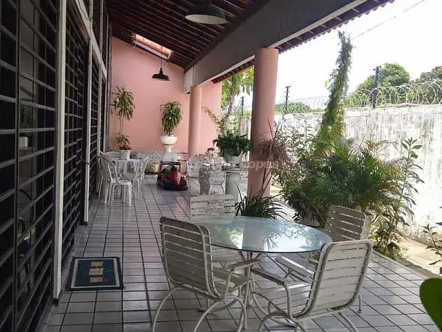 Casa com 2400m² 5 quartos e 1 banheiro, à venda, no bairro Planalto em Teresina