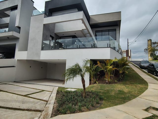 Casa com 270m² 4 quartos e 5 banheiros, à venda, no bairro Mogi Moderno em Mogi das Cruzes