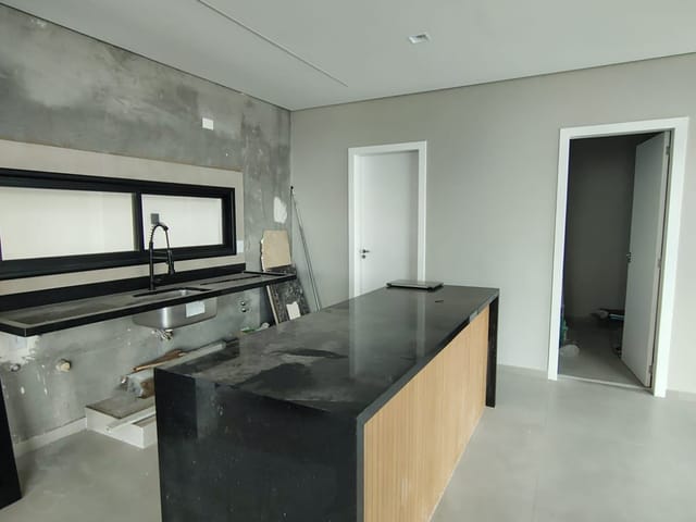 Casa com 270m² 4 quartos e 5 banheiros, à venda, no bairro Mogi Moderno em Mogi das Cruzes