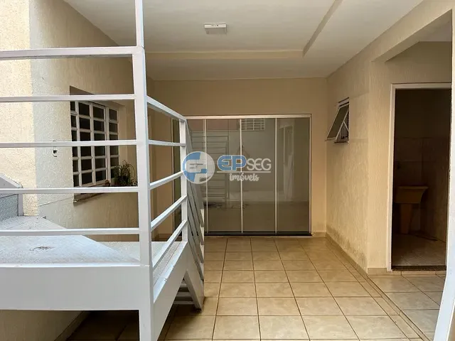 Casa com 300m², para alugar, no bairro Centro em Londrina