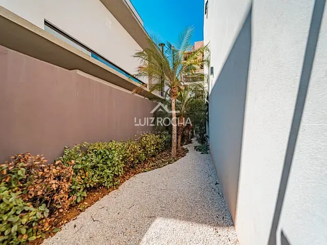 Casa com 570m² 4 quartos e 6 banheiros, à venda, no bairro Paisagem Renoir em Cotia