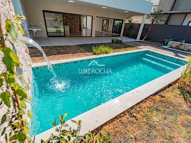 Casa com 570m² 4 quartos e 6 banheiros, à venda, no bairro Paisagem Renoir em Cotia