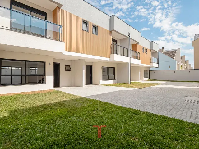 Casa com 144m² 3 quartos e 4 banheiros, à venda, no bairro Xaxim em Curitiba